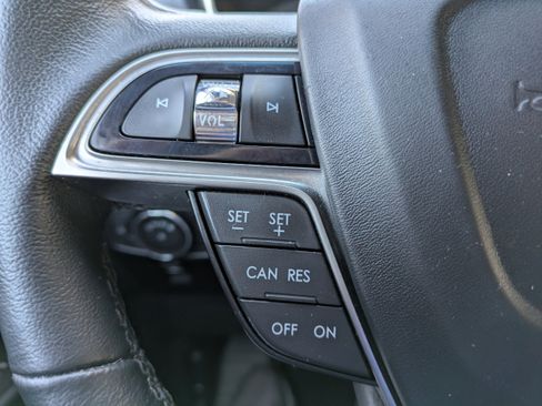 Used 2019 Lincoln Nautilus Premier image 20