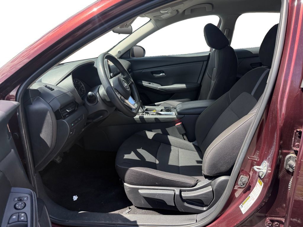 Used 2025 Nissan Sentra SV FWD image 9