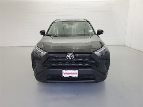 Used 2022 Toyota RAV4 XLE image 3