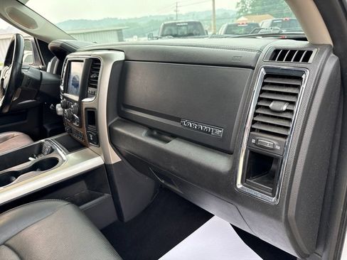 Used 2018 RAM 1500 Laramie w/ Convenience Group AWD/4WD image 45