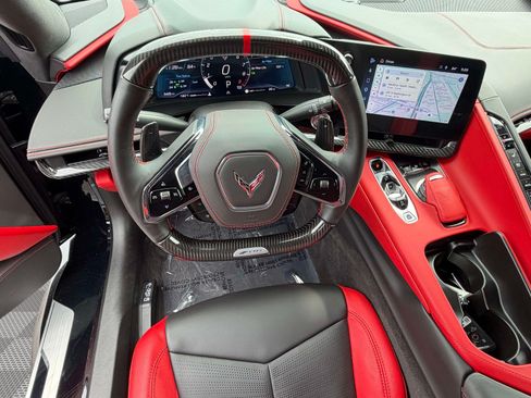 Used 2025 Chevrolet Corvette Z06 RWD image 7