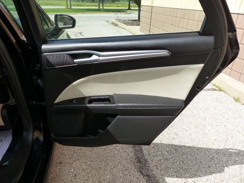 Used 2016 Ford Fusion Titanium FWD image 40