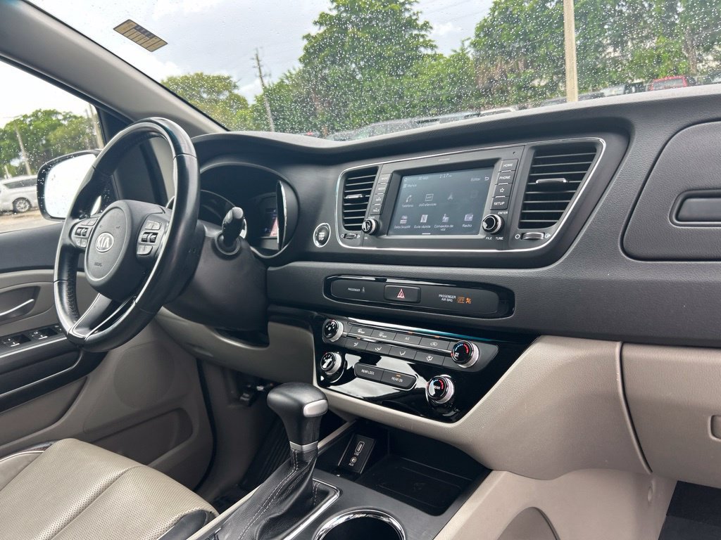Used 2020 Kia Sedona EX FWD image 24