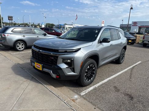 Used 2024 Chevrolet Traverse Z71 w/ Enhanced Driving Package AWD/4WD image 3