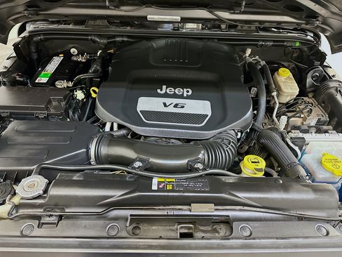 Used 2017 Jeep Wrangler Unlimited Sport AWD/4WD image 34