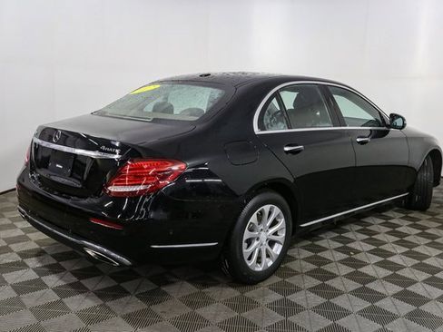 Used 2017 Mercedes-Benz E 300 4MATIC image 13