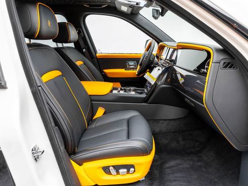 New 2027 Rolls-Royce Cullinan Black Badge AWD/4WD image 17