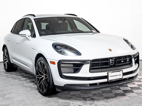 Certified 2025 Porsche Macan S image 8