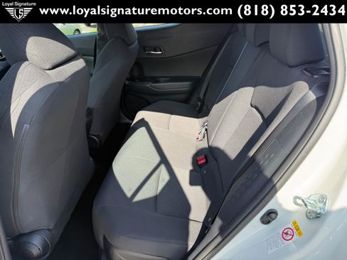 Used 2018 Toyota C-HR XLE image 12