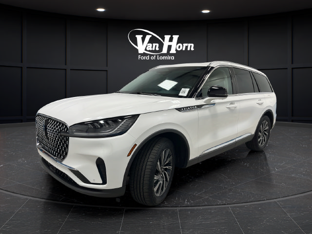 Used 2025 Lincoln Aviator AWD image 3
