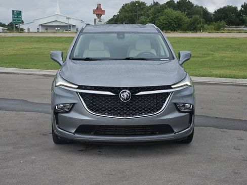 Used 2024 Buick Enclave Avenir w/ Avenir Technology Package image 2