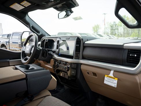New 2026 Ford F350 XLT w/ XLT Premium Package AWD/4WD image 21