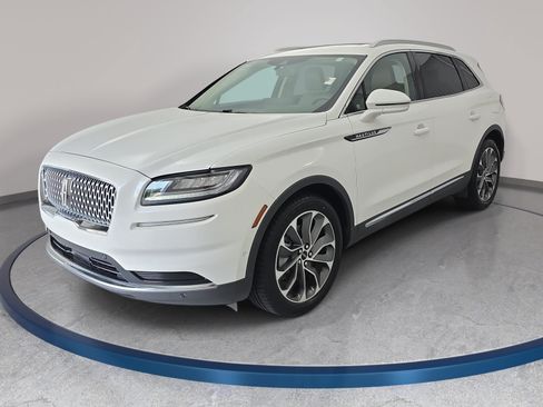 Used 2023 Lincoln Nautilus Reserve FWD image 1