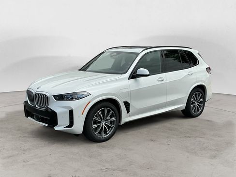 New 2026 BMW X5 xDrive50e AWD/4WD image 3