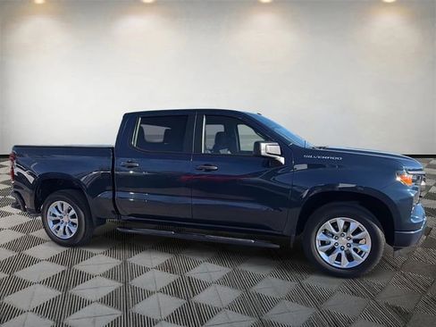 Used 2022 Chevrolet Silverado 1500 Custom image 4