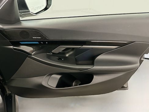 Used 2024 BMW 530i xDrive image 35