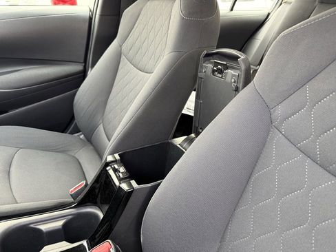 Used 2021 Toyota Corolla LE image 24