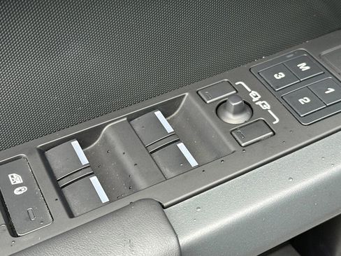 Used 2024 Land Rover Defender 110 X image 15