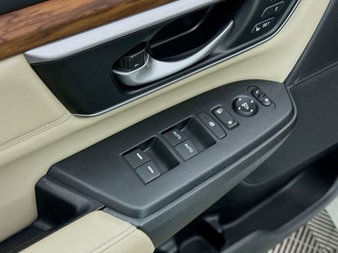 Used 2021 Honda CR-V Touring image 17