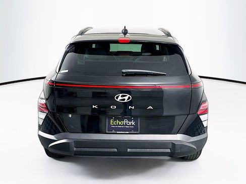 Used 2025 Hyundai Kona SEL FWD image 7