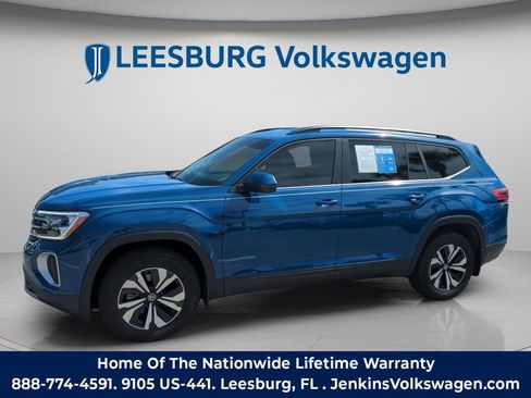 Used 2025 Volkswagen Atlas SE image 13