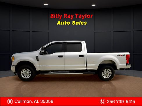 Used 2017 Ford F250 XLT image 2