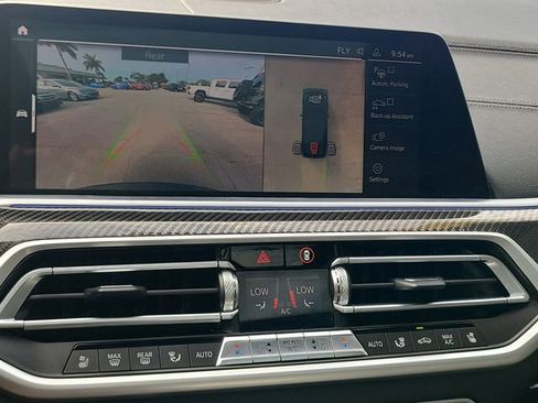 Used 2022 BMW X5 M50i w/ Premium Package image 31