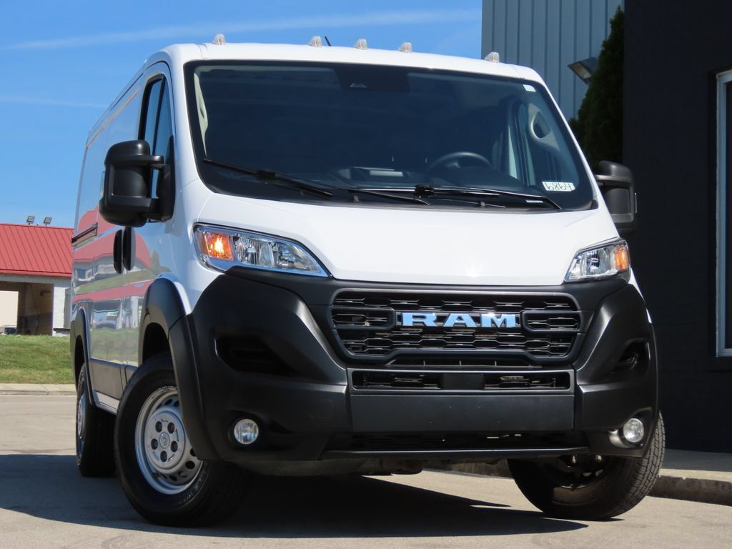 Used 2025 RAM ProMaster 2500 w/ Convenience Group FWD image 1