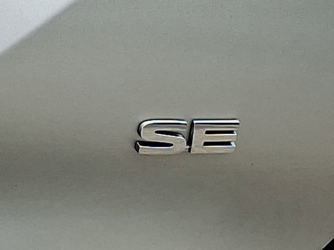 Used 2024 Mitsubishi Outlander SE image 30