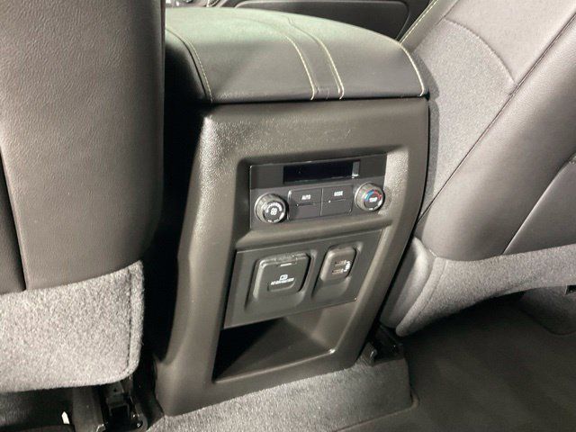 Used 2023 Chevrolet Traverse LT w/ LT Premium Package AWD/4WD image 27