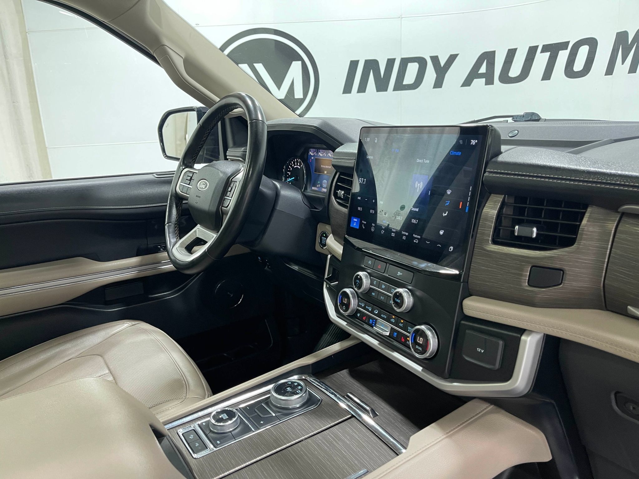 Used 2024 Ford Expedition Limited AWD/4WD image 20