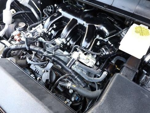 Certified 2025 Nissan Pathfinder SV w/ SV Premium Package FWD image 30