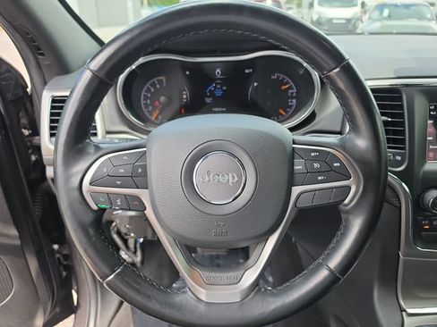 Used 2021 Jeep Grand Cherokee Laredo RWD image 23