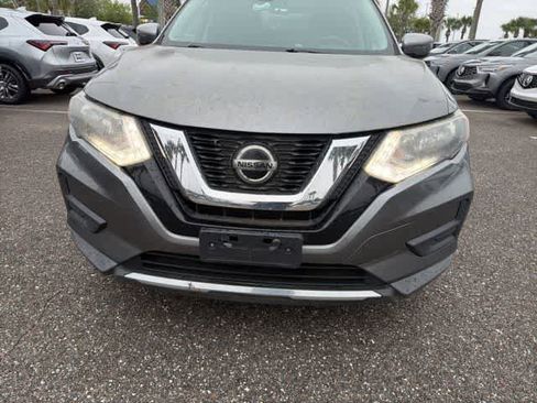 Used 2019 Nissan Rogue SV image 12
