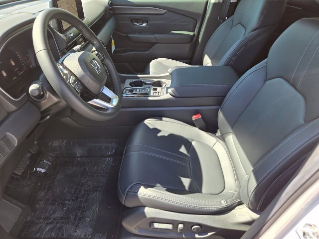 New 2026 Honda Pilot Touring image 7