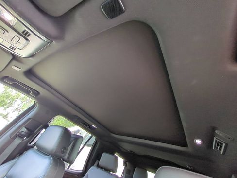 Used 2021 Chevrolet Tahoe Z71 w/ Rear Media and Nav Package AWD/4WD image 18