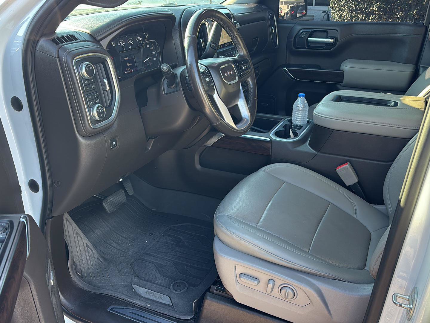 Used 2021 GMC Sierra 1500 SLT w/ SLT Premium Plus Package AWD/4WD image 13