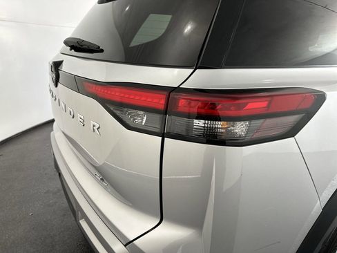 Used 2023 Nissan Pathfinder SL w/ Cargo Package image 26