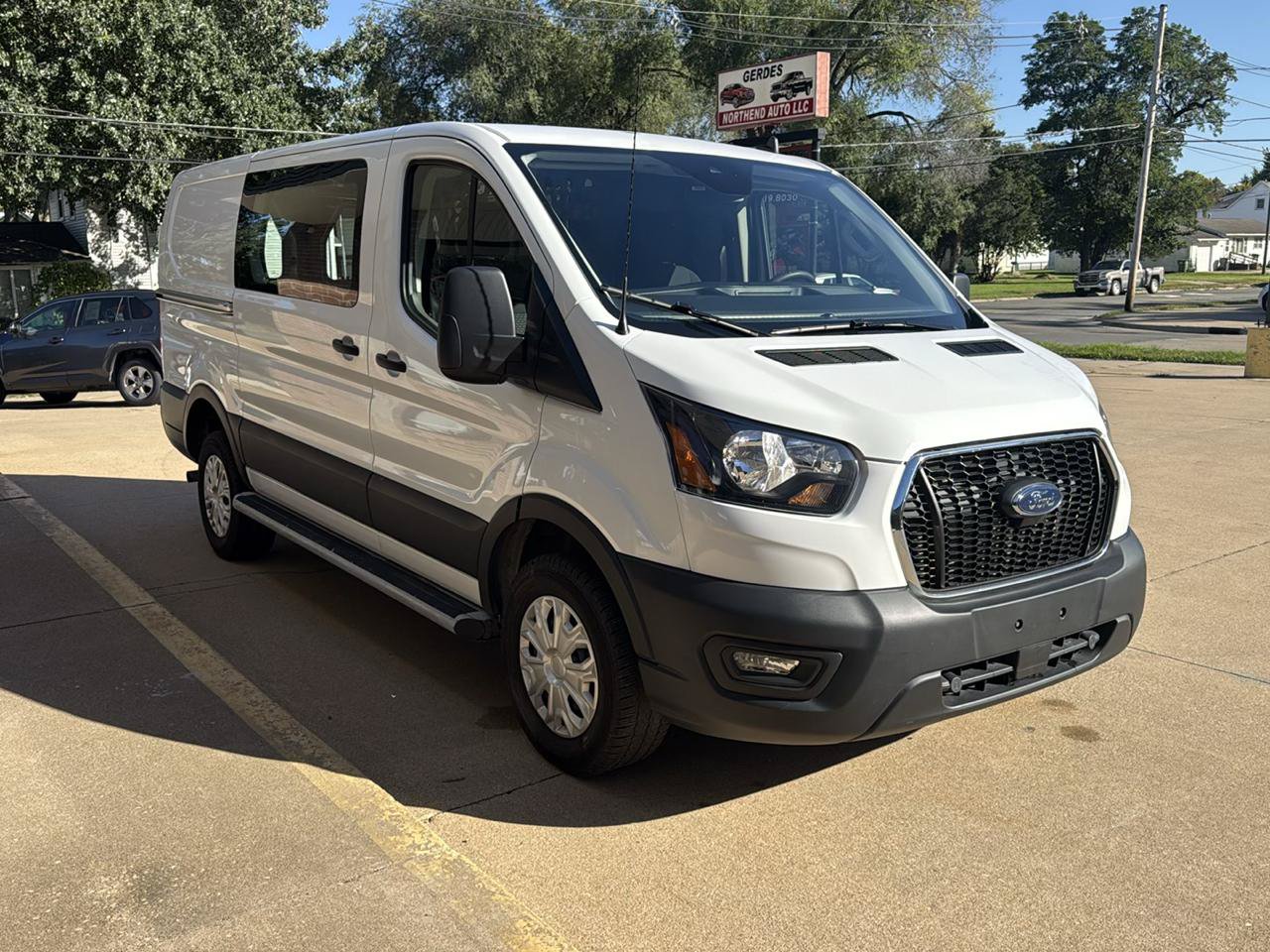 Used 2025 Ford Transit 250 Low Roof w/ Exterior Upgrade Package RWD image 3