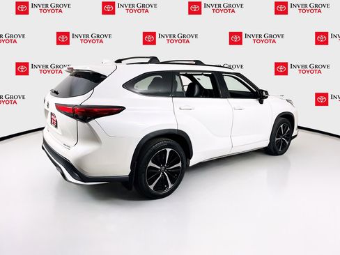 Used 2021 Toyota Highlander XSE AWD/4WD image 5