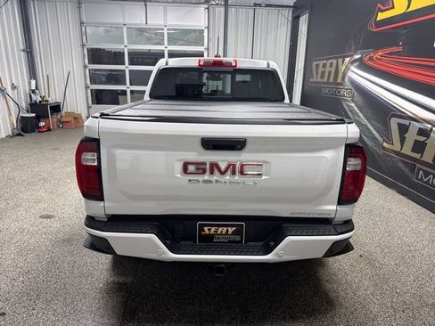 Used 2023 GMC Canyon Denali image 13