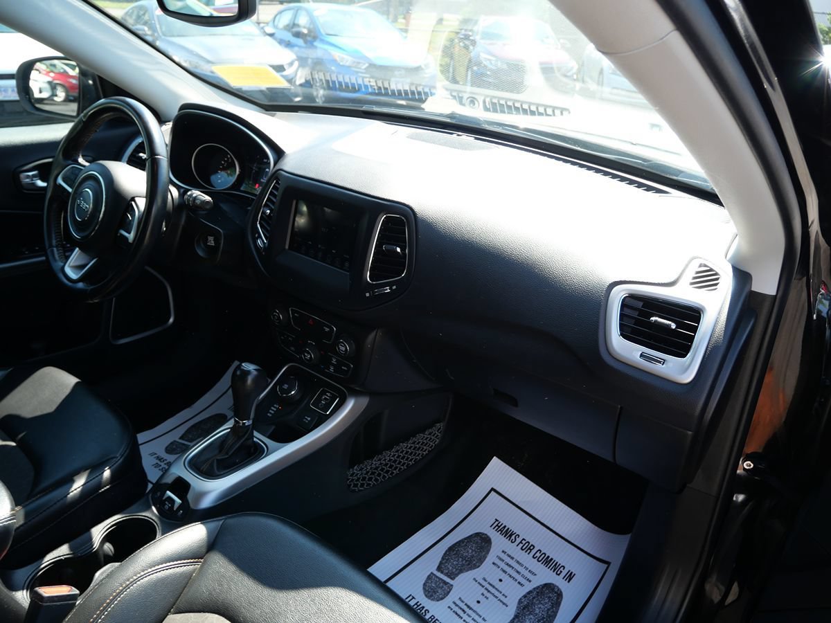 Used 2020 Jeep Compass Latitude AWD/4WD image 30
