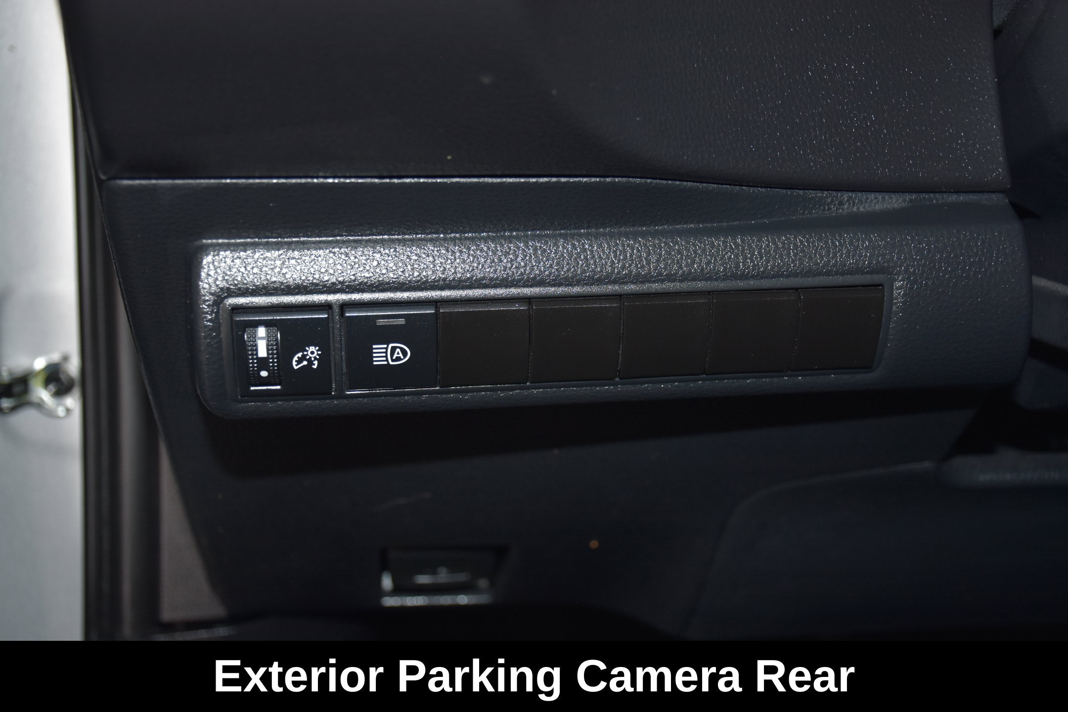 Used 2024 Toyota Corolla LE w/ LE Convenience Package FWD image 11