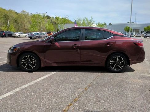 Used 2024 Nissan Sentra SV image 7