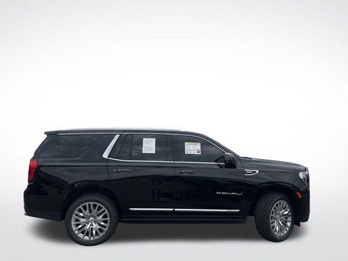 Used 2023 GMC Yukon Denali w/ Denali Reserve Package image 10