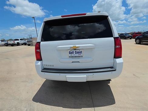 Used 2018 Chevrolet Tahoe LT w/ LT Signature Package RWD image 9