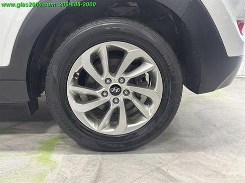 Used 2018 Hyundai Tucson SE AWD/4WD image 16