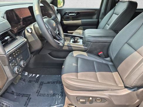 Used 2026 Chevrolet Suburban LT w/ Comfort Package AWD/4WD image 16