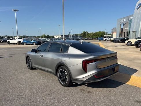 Used 2025 Kia K4 EX image 3