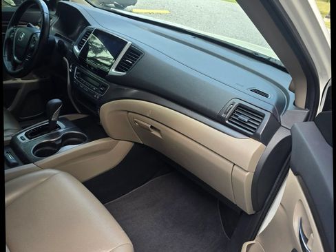Used 2018 Honda Ridgeline RTL-T image 7
